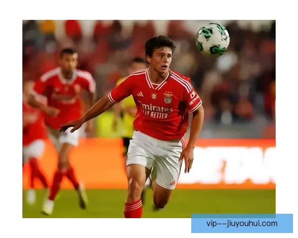 巴黎成功签约本菲卡新星若昂内维斯助力中场实力提升