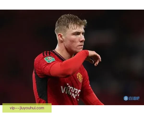 曼联官方宣布霍伊伦德正式加入全队对抗赛 展现强大实力