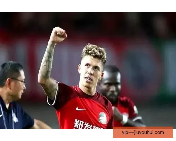 纳萨里奥坐镇河南队中场能传能射屡献神仙球点燃全场球迷激情沸腾